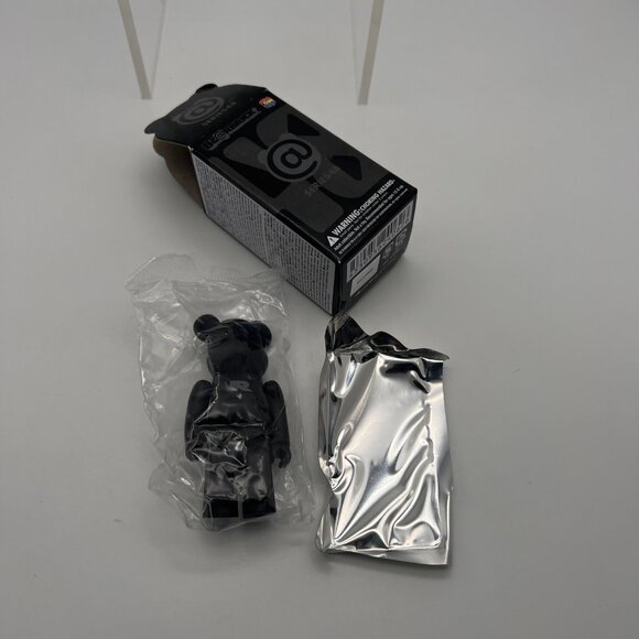 Bearbrick Series 48 Basic Letter R Medicom Be@rbrick 100% Figure - Picture 7 of 8